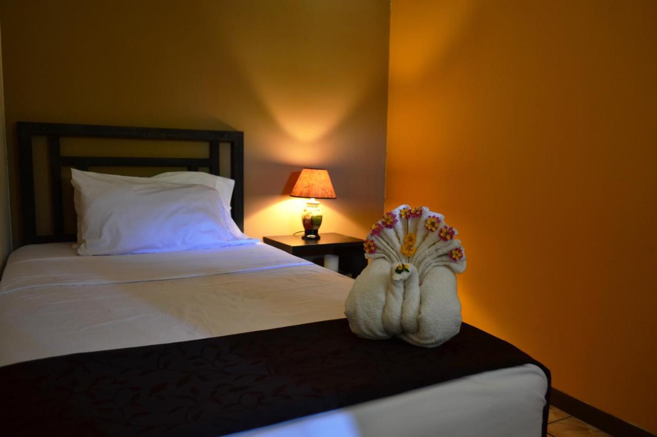 Hotel Casa Aura Cartago Zewnętrze zdjęcie